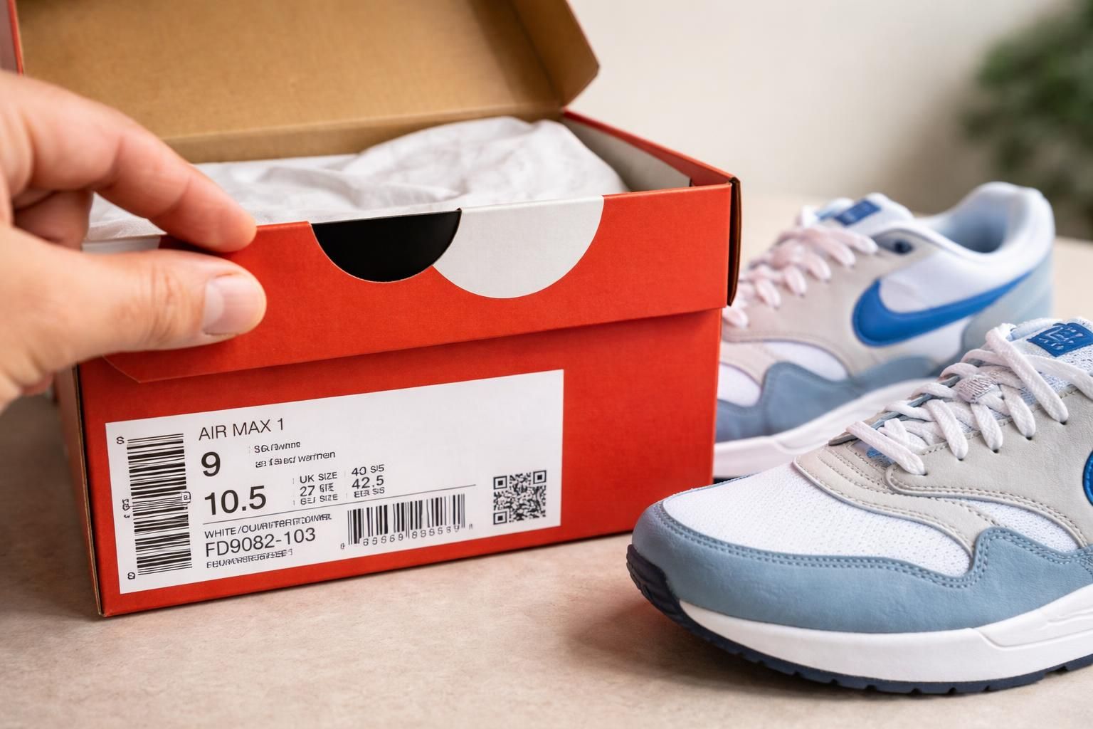 découvrez comment vérifier facilement le numéro de série d'une chaussure nike directement sur la boîte pour garantir l'authenticité de votre achat.