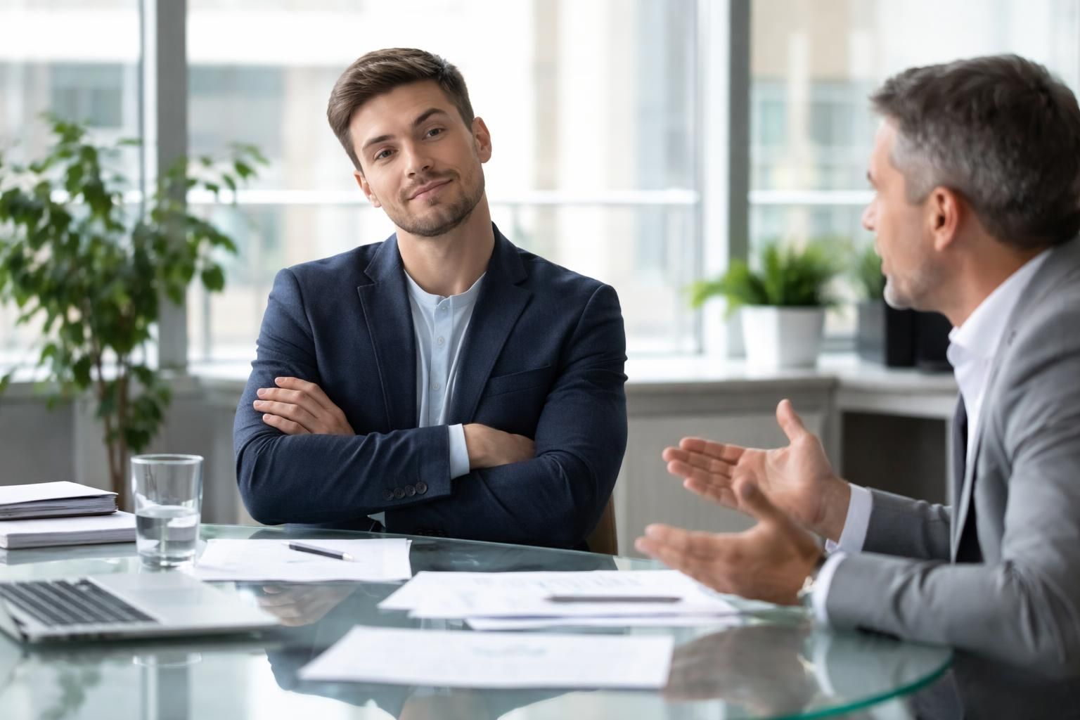 découvrez des stratégies efficaces pour maîtriser l'art de ne pas répondre intentionnellement et ainsi garder le contrôle total de vos conversations.
